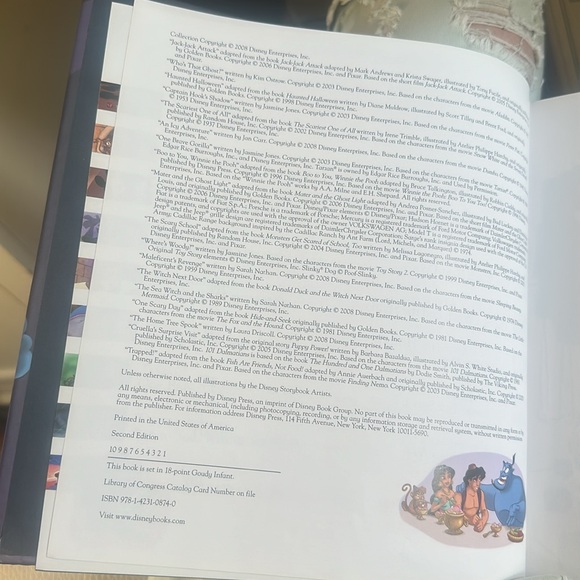 Disney EUC Hardcover Scary Storybook Collection 2nd Edition Copyright 2008 - Picture 7 of 9